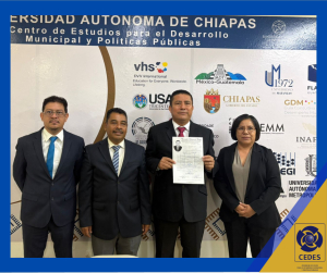 CEDES celebra Examen Profesional por Defensa de Tesis con Mención Honorífica en la Licenciatura en Desarrollo Municipal y Gobernabilidad