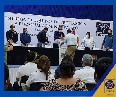 El compañero Carlos de Jesús Gutiérrez López, trabajador administrativo del CEDES de la Universidad Autónoma de Chiapas, recibió equipo de trabajo