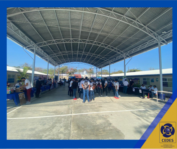 CEDES presente en la Feria Profesiográfica del COBACH 240, Plantel Chiapa de Corzo.